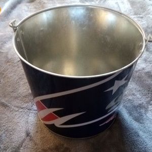 COLLECTABLE PATRIOTS FOOTBALL ICE BUCKET